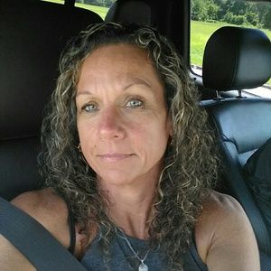 Meet your Posher, Lora